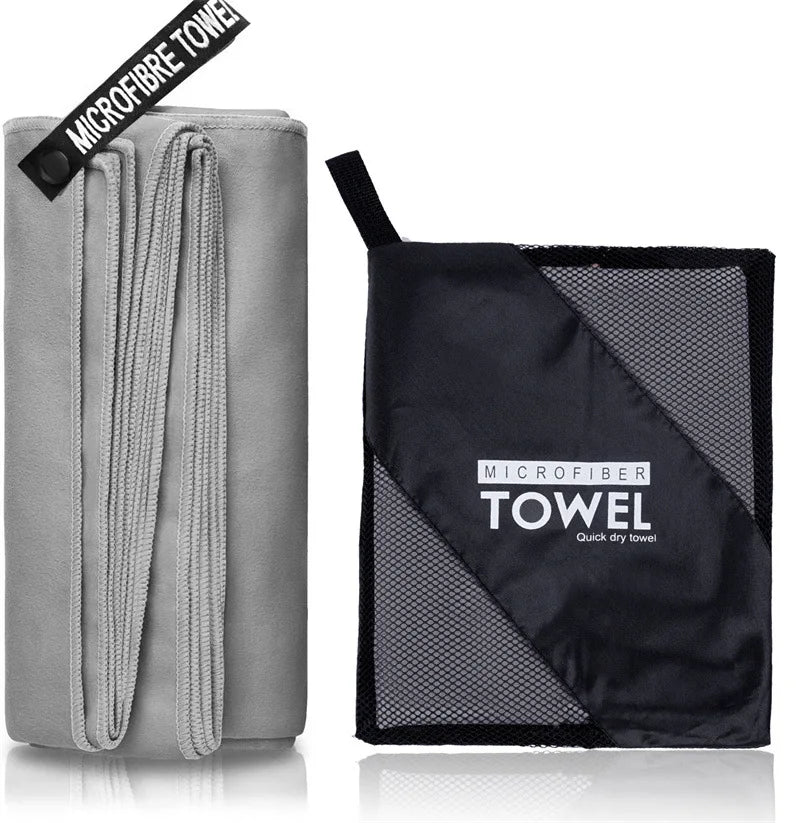 Serviette microfibre grise claire avec sac de transport, séchage rapide pour sport et plage