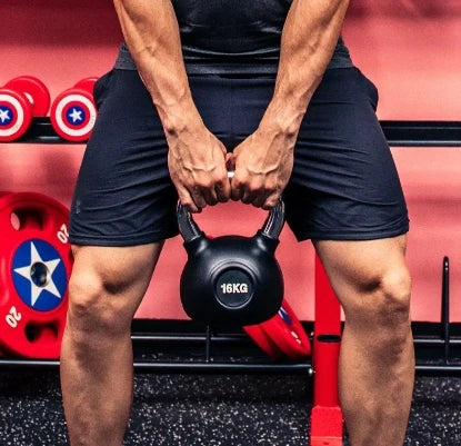 Entraînement intensif avec kettlebell – N.I PERFORMANCE lifestyle